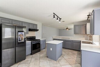 410 Steeplechase Dr in Georgetown, TX - Building Photo - Building Photo