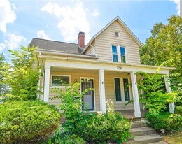 708 E Center St in Warsaw, IN - Building Photo