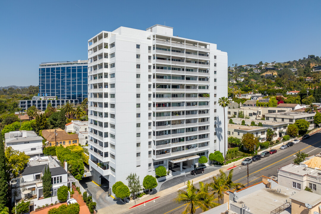 Doheny West Towers in West Hollywood, CA - Building Photo