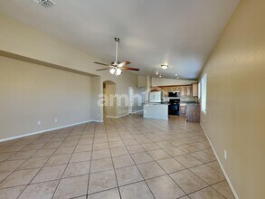 8110 S 48th Ln in Phoenix, AZ - Building Photo - Building Photo