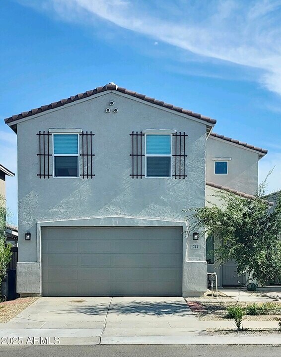 17441 W Paraiso Ln in Surprise, AZ - Building Photo