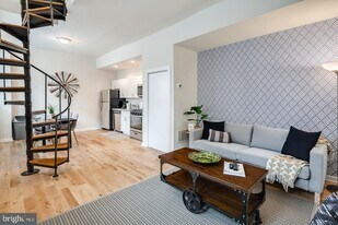 2061 Kater St in Philadelphia, PA - Building Photo