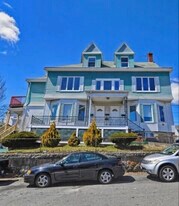 10 Commonwealth Ave, Unit 2 in Gloucester, MA - Building Photo