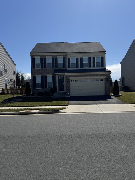 9413 Brightstar Dr in Manassas, VA - Building Photo