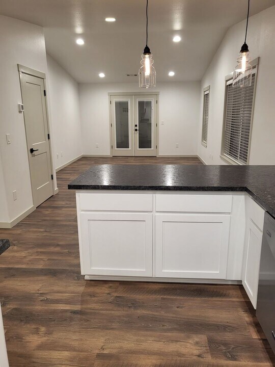 1151 Willow Ln in Grants Pass, OR - Building Photo