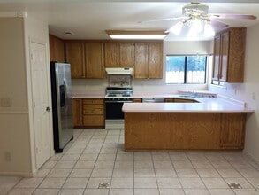 3190 Driftstone Dr in Anderson, CA - Building Photo - Building Photo