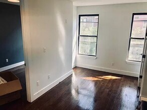 425 S 5th St-Unit -4B in Brooklyn, NY - Foto de edificio - Building Photo