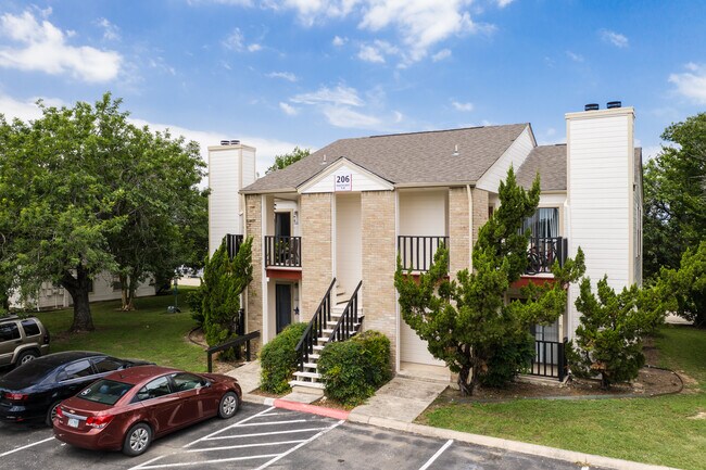 Country Villa Apartment Homes