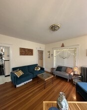 166 Kelton St, Unit 2 in Boston, MA - Foto de edificio - Building Photo