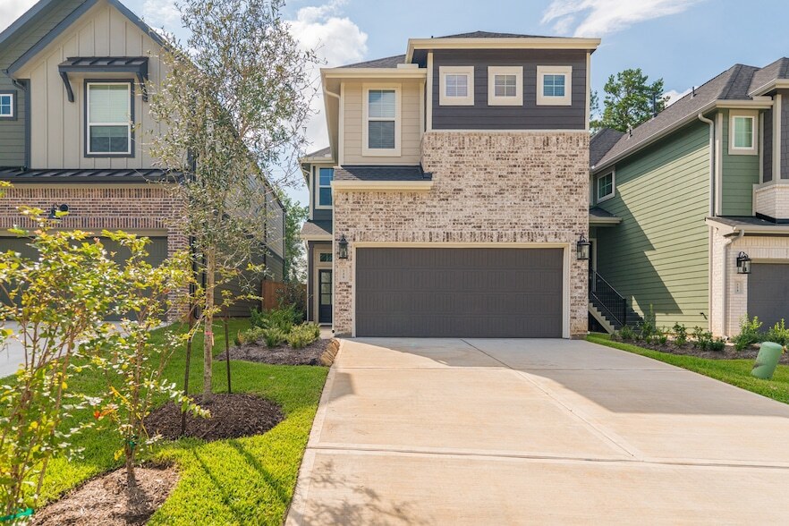 128 Red Cascade Trl in Willis, TX - Building Photo