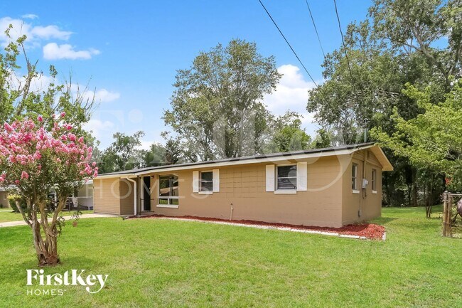 447 W Clermont Dr in Orange Park, FL - Building Photo - Building Photo