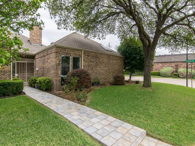 3215 San Sebastian Dr in Carrollton, TX - Building Photo