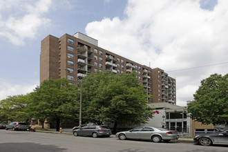 Sheppard Place in Toronto, ON - Building Photo - Building Photo