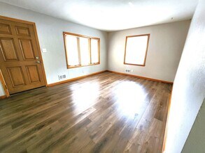 7707 W Palmetto Ave in Milwaukee, WI - Building Photo - Building Photo