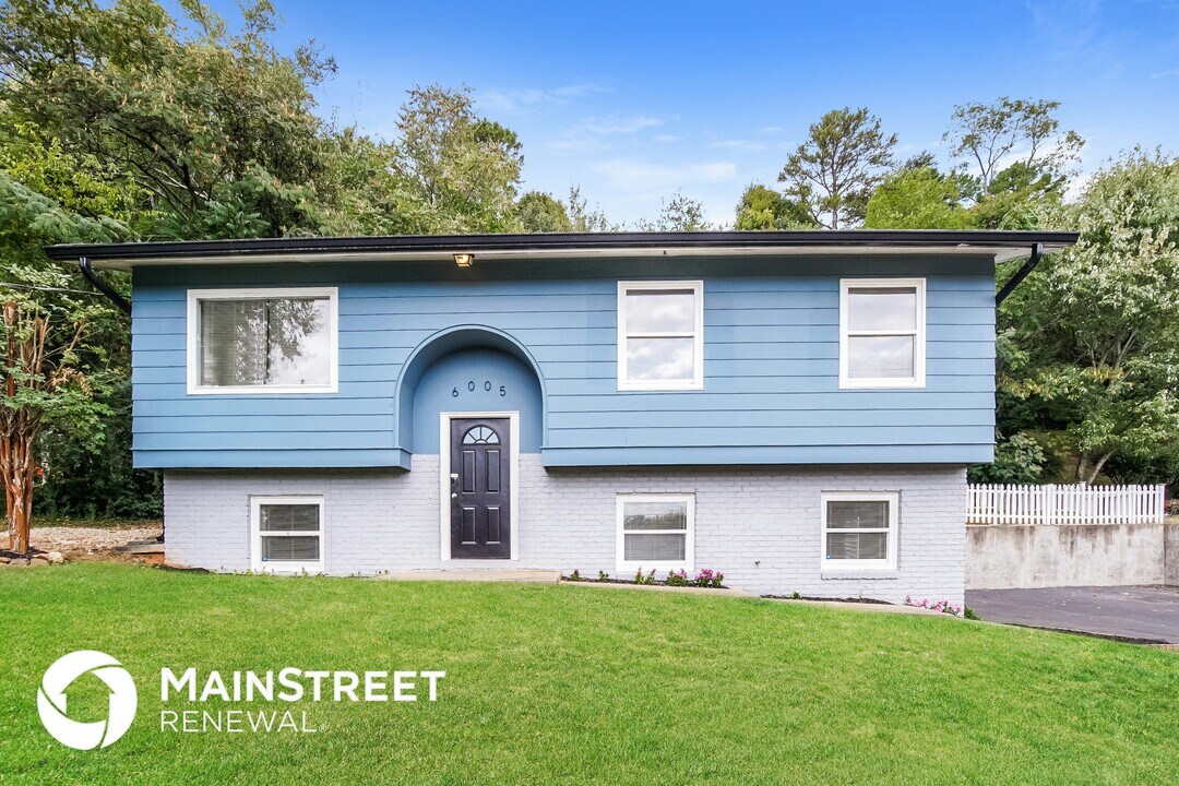 6005 Villa Rd in Knoxville, TN - Foto de edificio