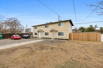 224 Washington Ave in Bakersfield, CA - Building Photo - Building Photo