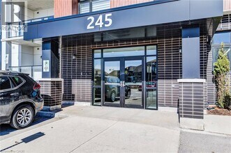 245 Grey Silo Rd in Waterloo, ON - Building Photo - Building Photo