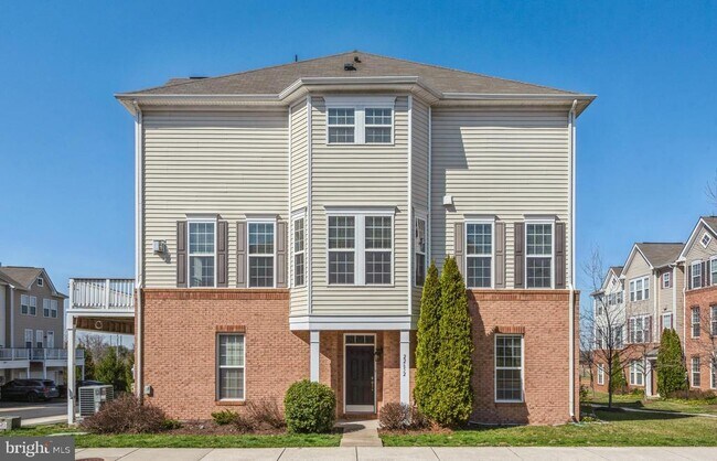 22652 Gray Falcon Square in Ashburn, VA - Building Photo - Building Photo