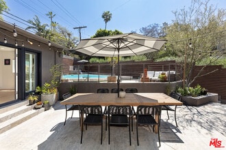 2906 Nichols Canyon Rd in Los Angeles, CA - Building Photo - Building Photo