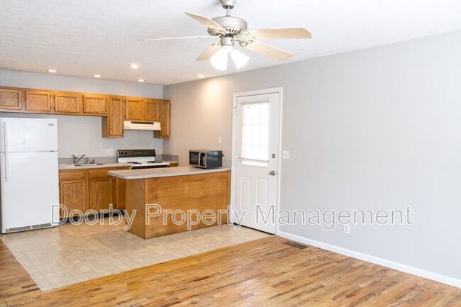 402 Hall St in La Fayette, GA - Building Photo - Building Photo