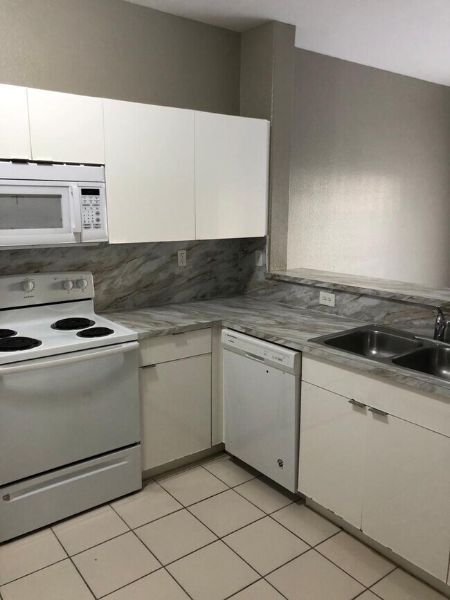 1663 SE 29th St # 109, Unit 109 in Homestead, FL - Building Photo - Building Photo