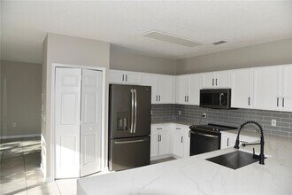 341 Aylesbury Ct in Kissimmee, FL - Building Photo - Building Photo