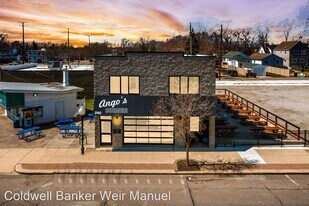 2964 W Jefferson Ave