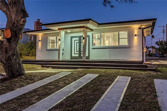 property at 2061 S Peninsula Dr