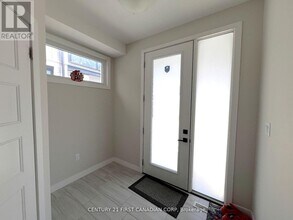 962 W Village Square in London, ON - Building Photo - Building Photo