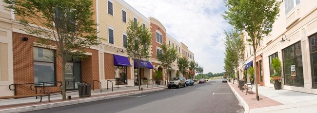 Apartments at Richmond Square in Lancaster, PA - Foto de edificio - Building Photo