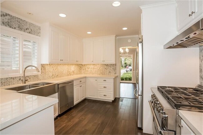 property at 4503 Bryn Mawr Ln