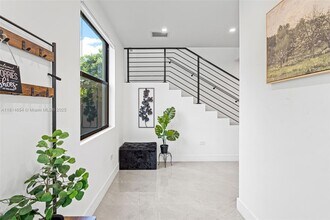 3619 SW 27th St in Miami, FL - Building Photo - Building Photo
