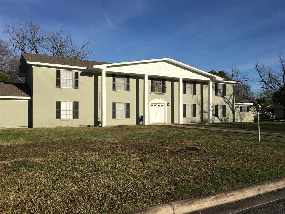 1400 Fairground St in Taylor, TX - Building Photo