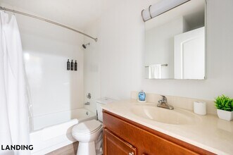 45 Willow St, Unit 305 in Springfield, MA - Building Photo - Building Photo