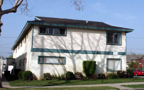 6235 Pickering Ave in Whittier, CA - Foto de edificio