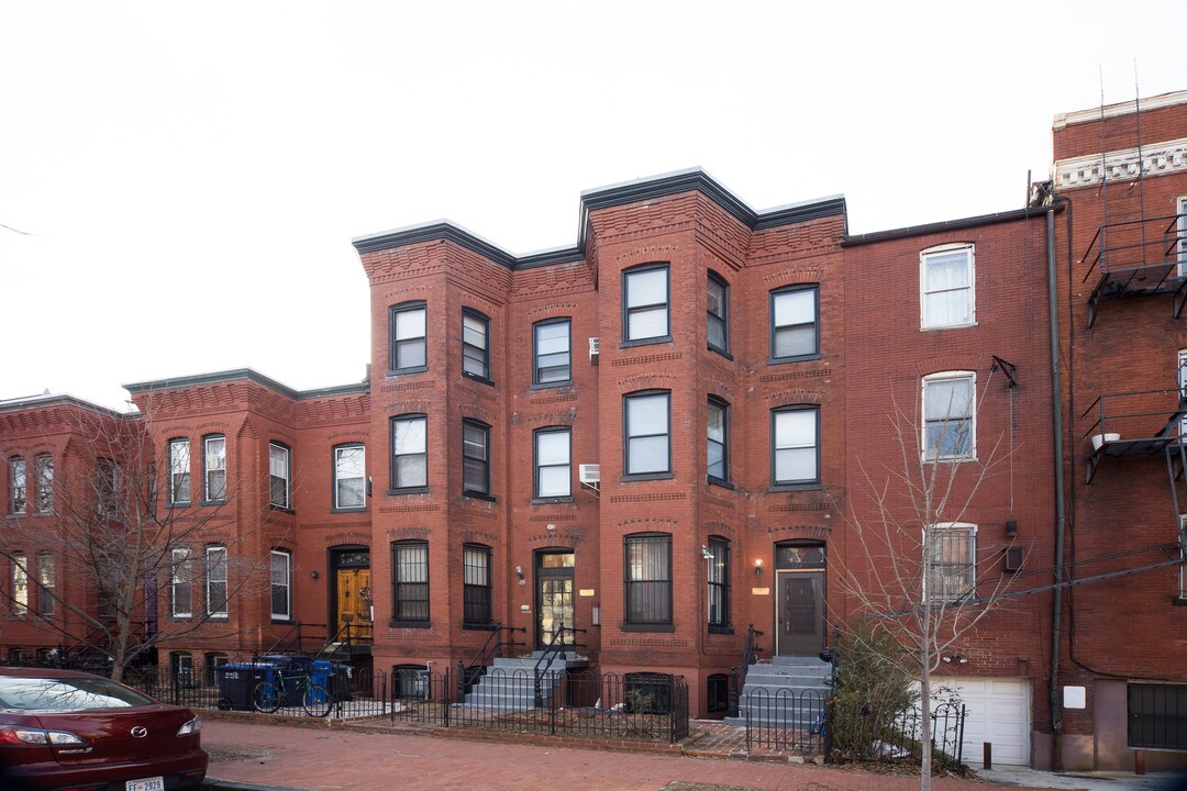 122-124 5th St NE in Washington, DC - Building Photo