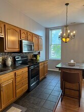 110 1/2 E 6th St, Unit 1 in Bloomington, IN - Building Photo - Building Photo