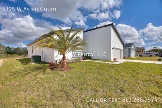 325 W Aster Ct in Kissimmee, FL - Foto de edificio - Building Photo