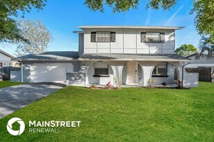 392 Crystal Ave in Oviedo, FL - Building Photo