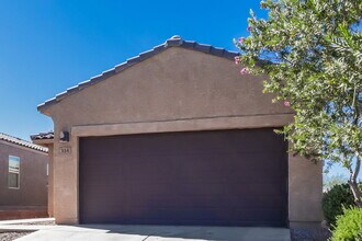 334 S Willow Wick Dr in Sahuarita, AZ - Foto de edificio - Building Photo