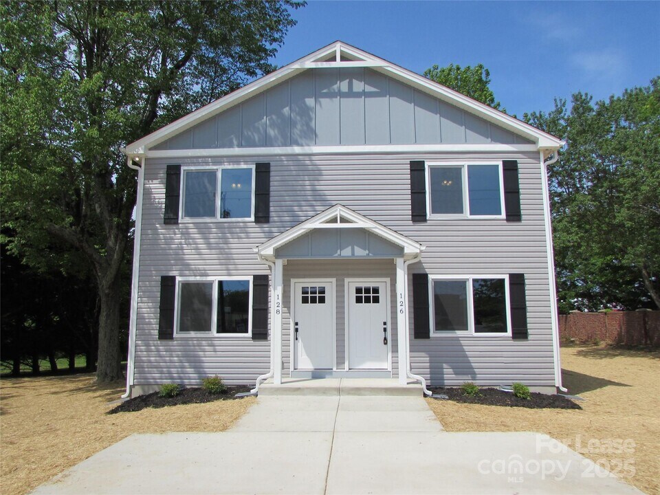 126 Salem Church Rd in Lincolnton, NC - Building Photo