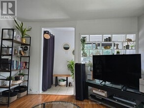 1109 Caven St in Mississauga, ON - Building Photo - Building Photo