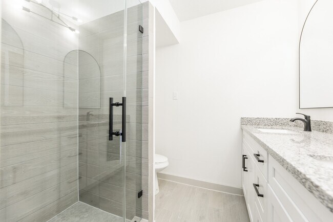 7115 Falling Waters Dr in Spring, TX - Building Photo - Building Photo