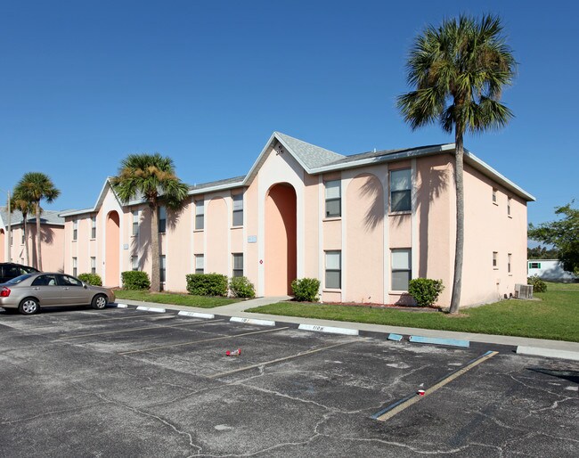 Catalina Club Apartments in Merritt Island, FL - Building Photo - Building Photo