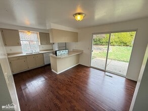 6603 Skyline Way-Unit -B in Yakima, WA - Building Photo - Building Photo