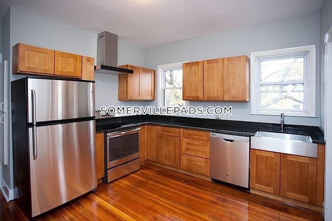 41 Belknap St, Unit 2