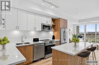 333 Sunseeker Ave in Innisfil, ON - Building Photo - Building Photo