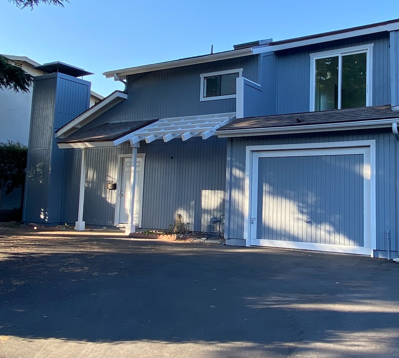 129 S Voluntario St, Unit A in Santa Barbara, CA - Building Photo