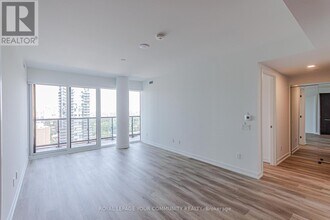 771-2771 Yonge St in Toronto, ON - Building Photo - Building Photo