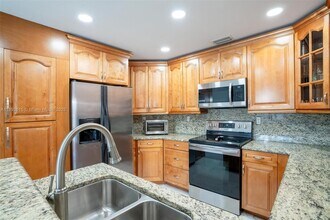 15025 SW 141st Terrace in Miami, FL - Foto de edificio - Building Photo